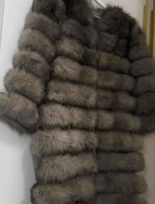 Продам шубу. Мех песец. Можно в рассрочку-12месяца.