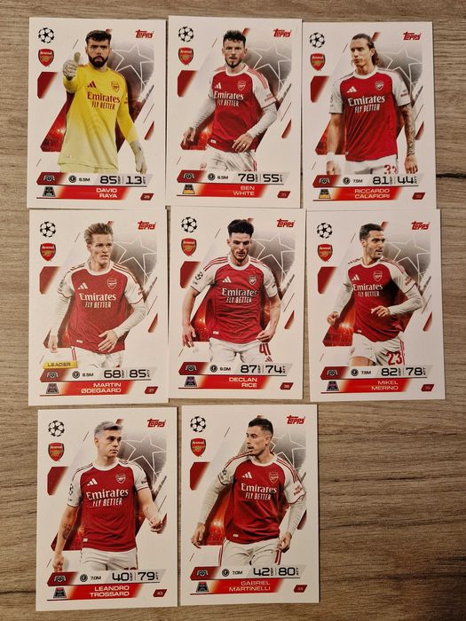 Vând sau schimb cartonase cu fotbaliști