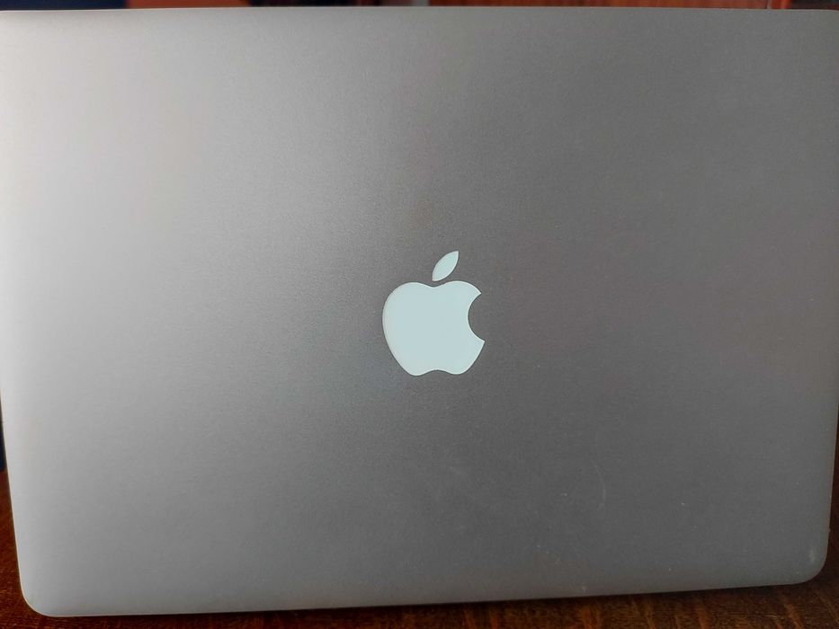 MacBook Air ( 2015 )