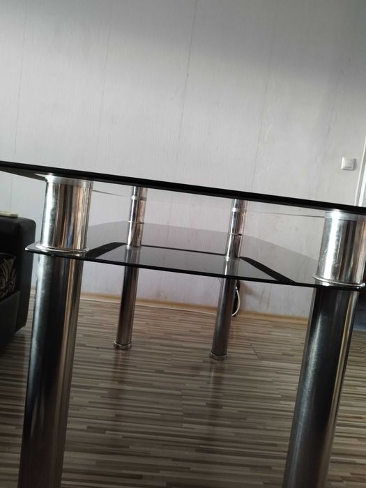 Маса за хранене ,стъклена