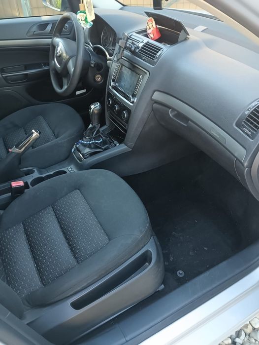 vând  SKODA Octavia 2 sau schimb