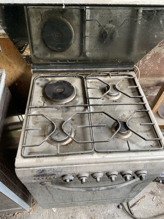 Газовая плита с духовкой