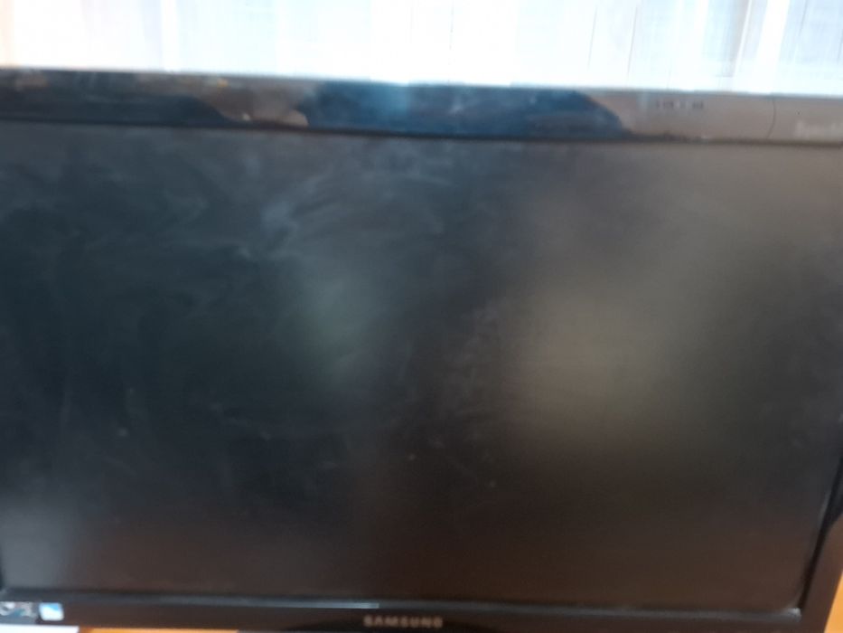 СПЕШНО! Продавам монитор на самсун