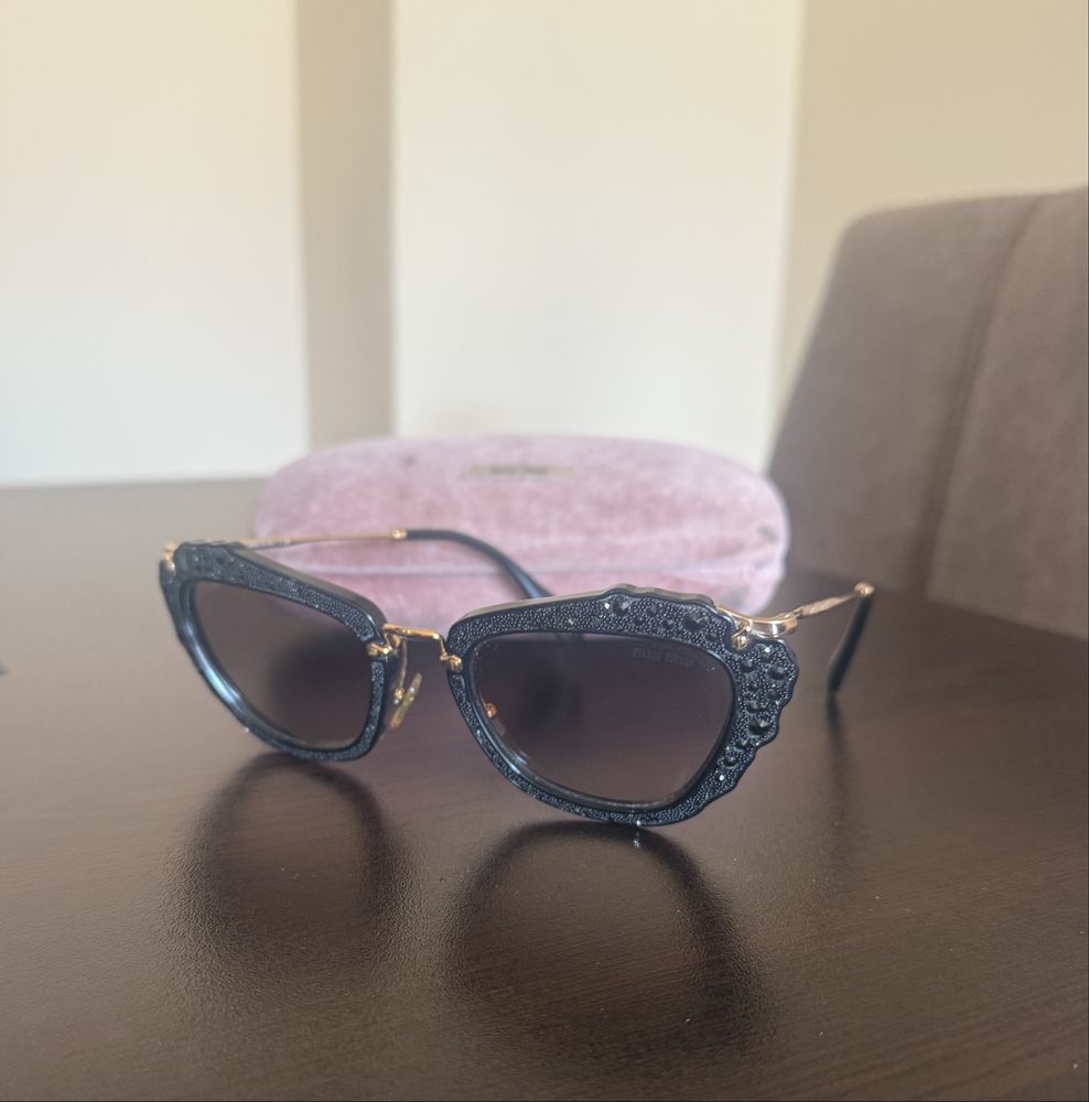 Слънчеви очила на Jimmy Choo, Bulgari, Givenchy, Miu miu!