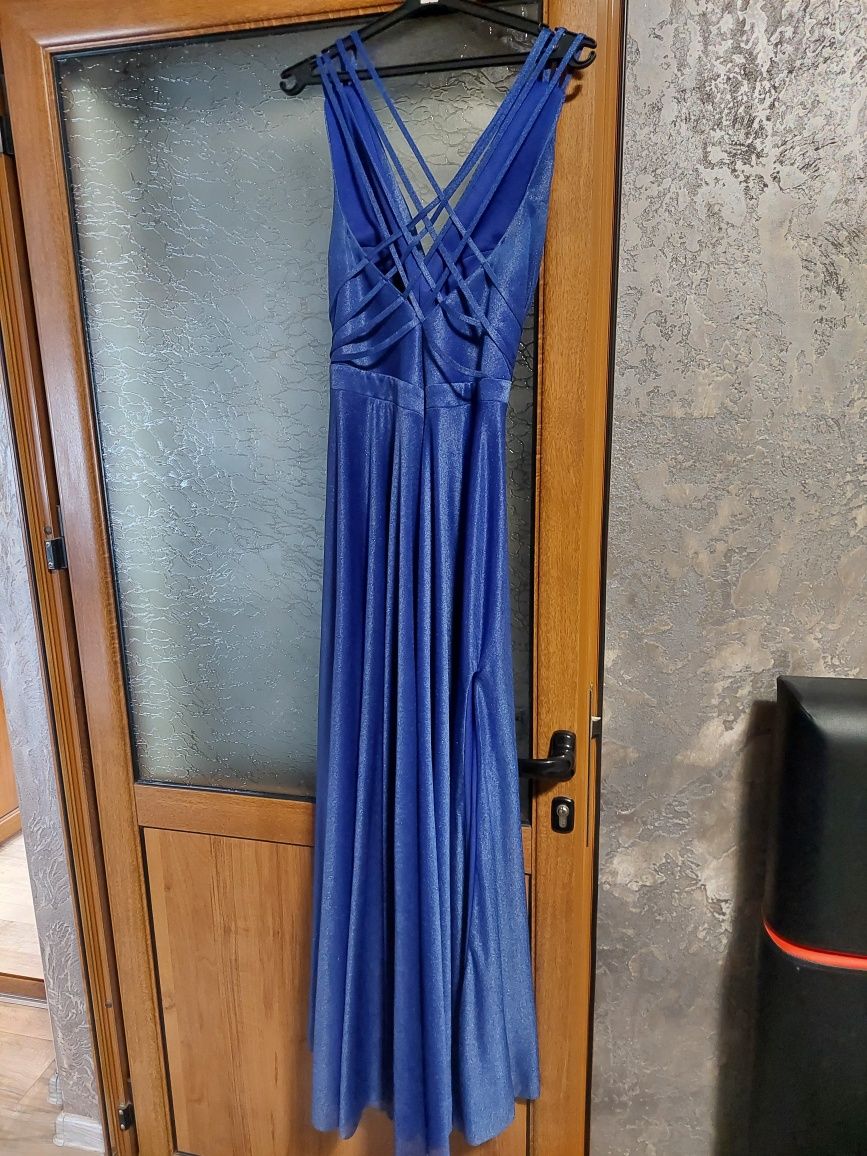 Официална рокля в синьо