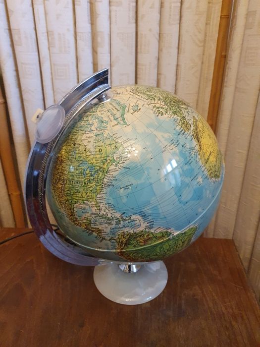 Vând glob pământesc