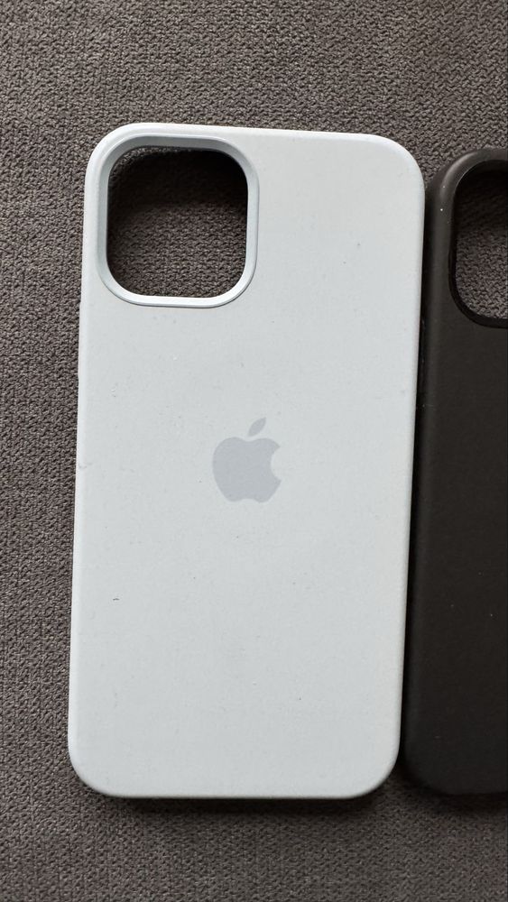 Оргинални кейсове Apple Silicone case за 12 Pro