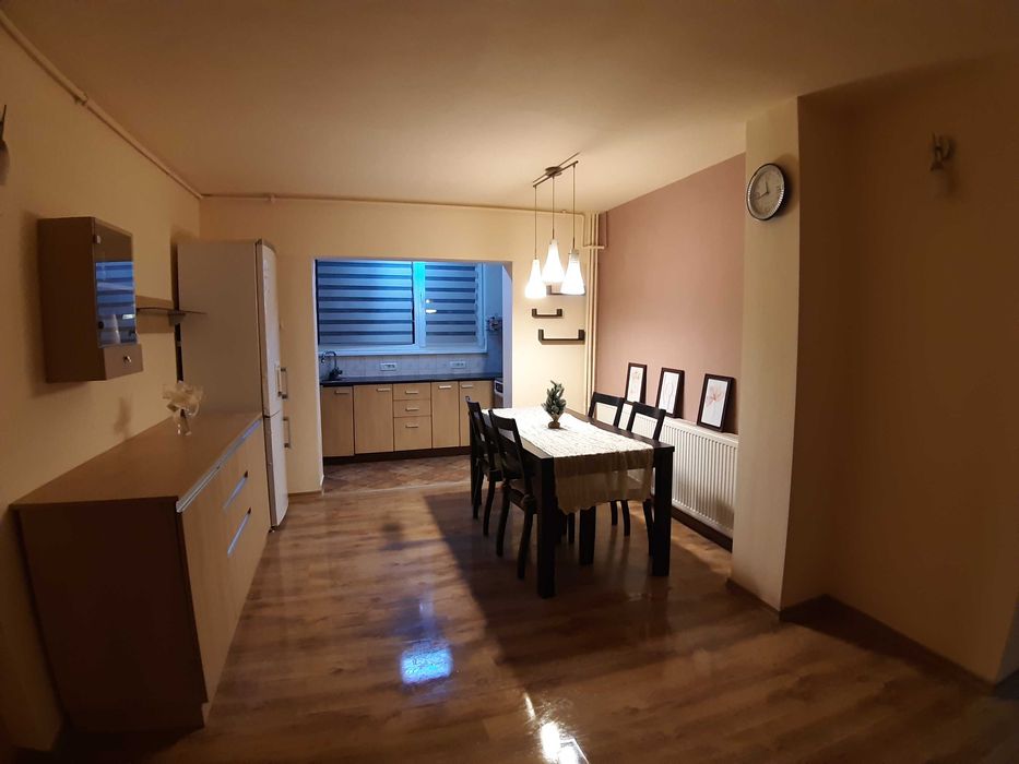 Apartament 4 camere, Arad, zona  700
