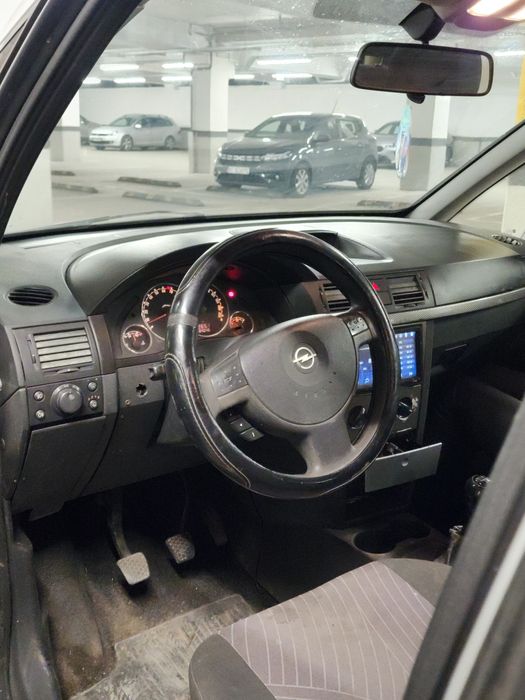 Vand sau Schimb Opel Meriva