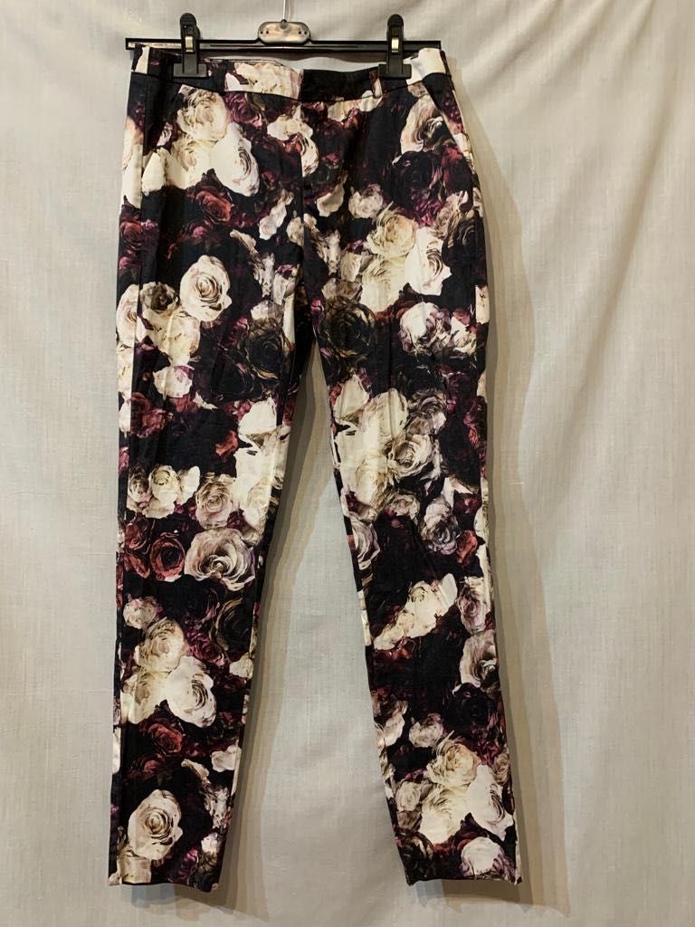 Pantaloni model floral Mohito