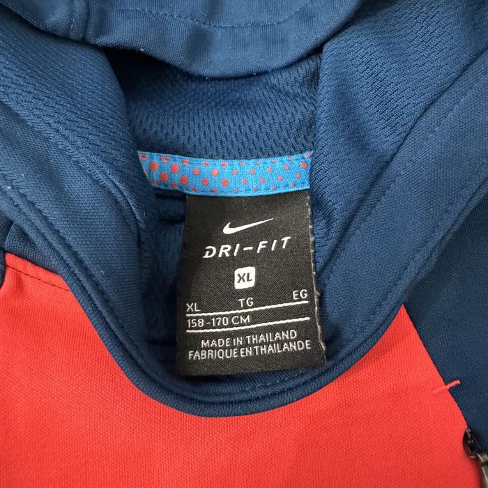 Суичъри Nike, Under Armour