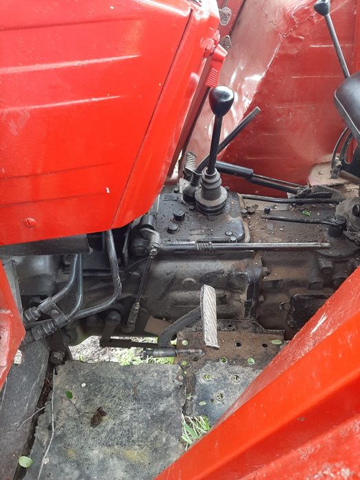Vând tractor u445