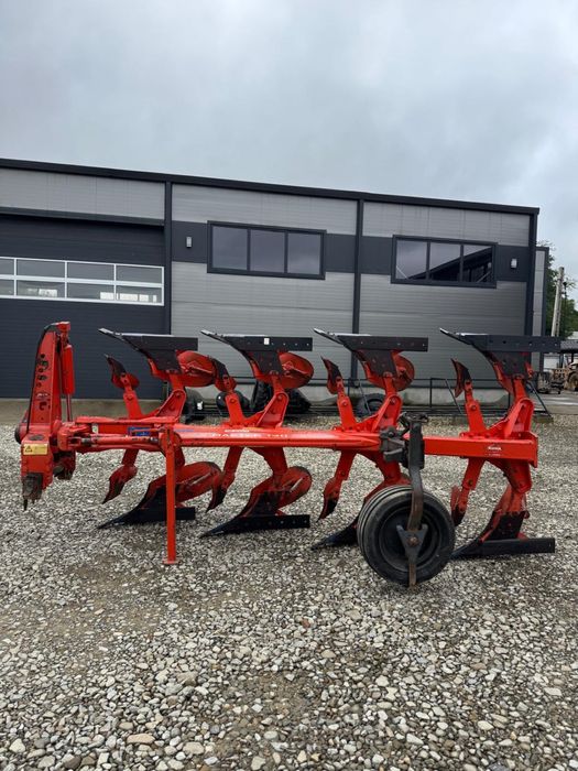 Plug agricol kuhn master 120-4 trupite
