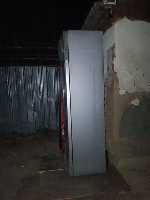 Холодильники магазинные.