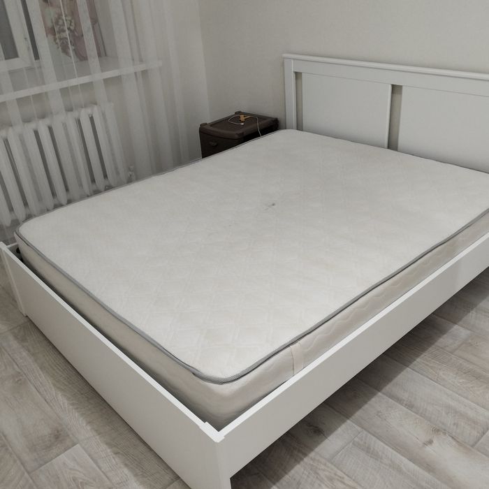 продам новую двуспальную кровать и ортопедический матрас 160-200