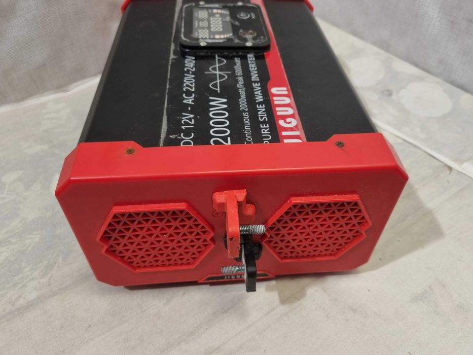 Defect Invertor JIGUUN JU2000 12v 2000w 6000w peak