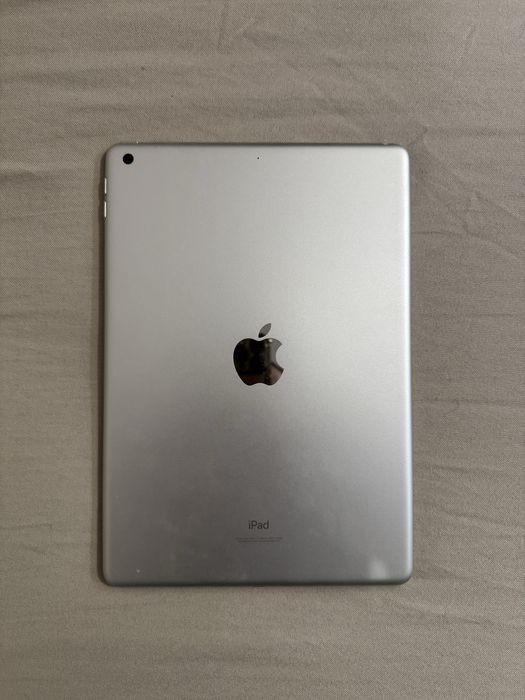 Продам iPad 9 поколения