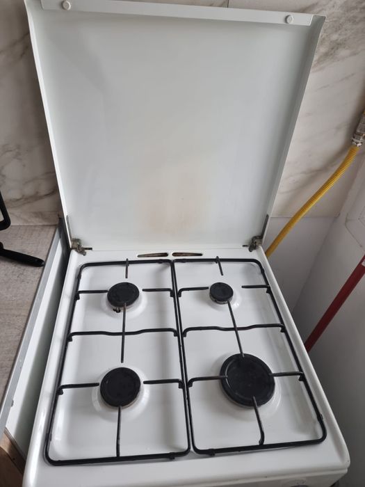 Vand aragaz bun zanussi iasi centru tg cucu functioneaza bine