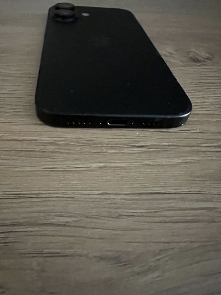 iphone 16 Black 128GB-Отличен 100% батерия гаранция
