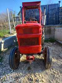 Tractor u445 și remorca de Medgidia