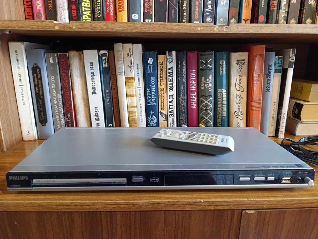 Проигрыватель DVD Philips в рабочем состоянии