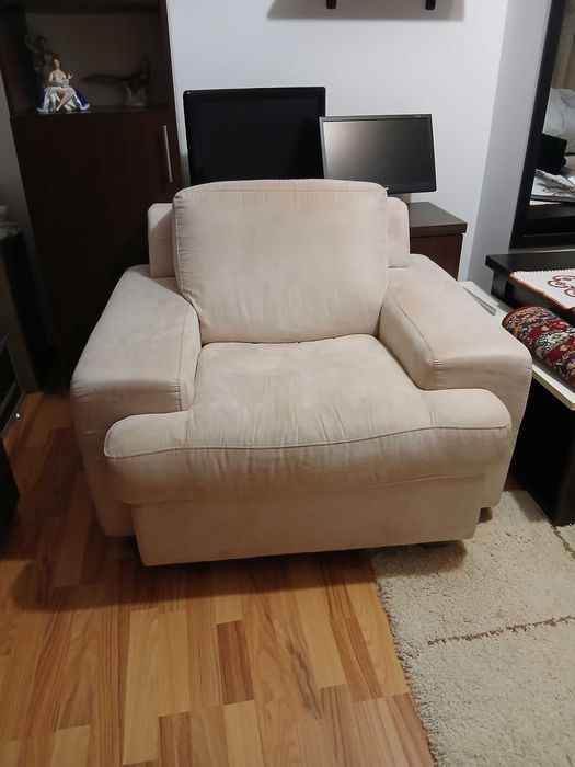 Canapea extensibilă +Fotoliu