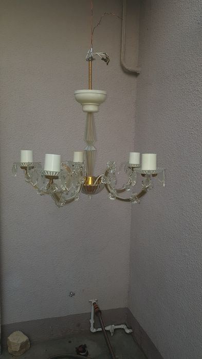 Продаеться   люстры