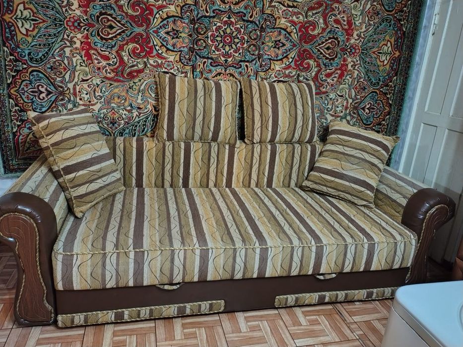 Продам диван б.у