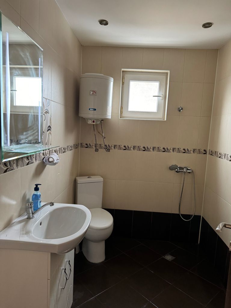 Дава се под наем Етаж от къща в София, Люлин 3 - 70 кв.м за 357 € - Снимка #6