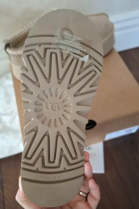 UGG Tazz noi în cutie