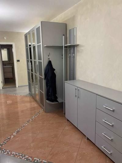 Тристаен апартамент под наем в ж.к. Зона Б-19, 2115315
