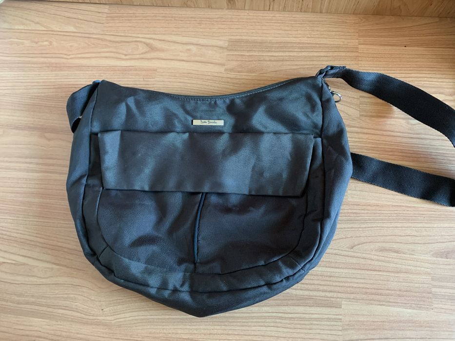 Чанти, черна и зелена