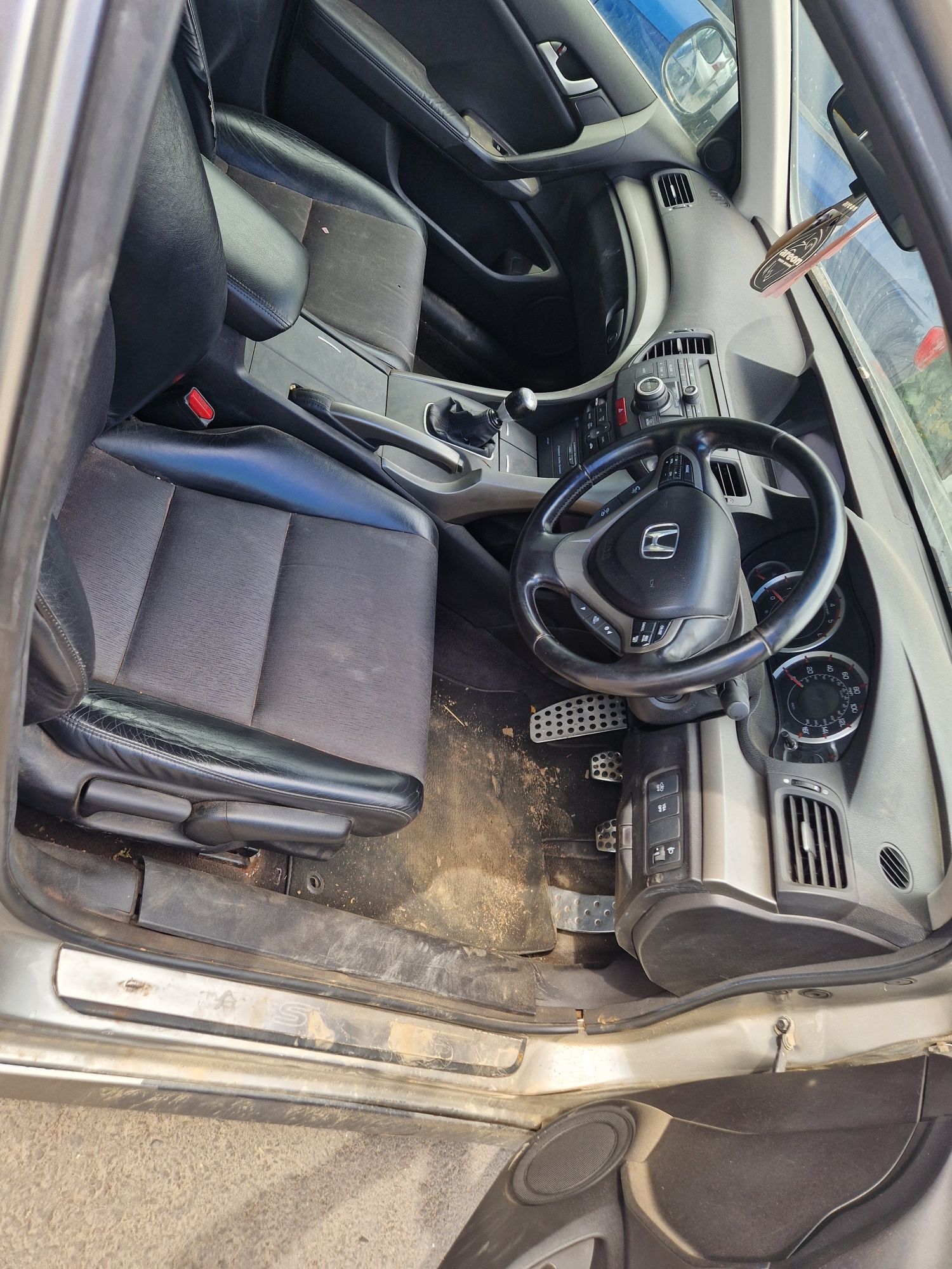 Dezmembrez Honda Acord facelift 2.2
