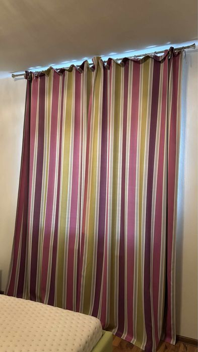 Draperii multicolore