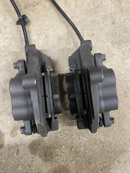 Спирачни апарати с накладки и маркучи за yamaha мотори