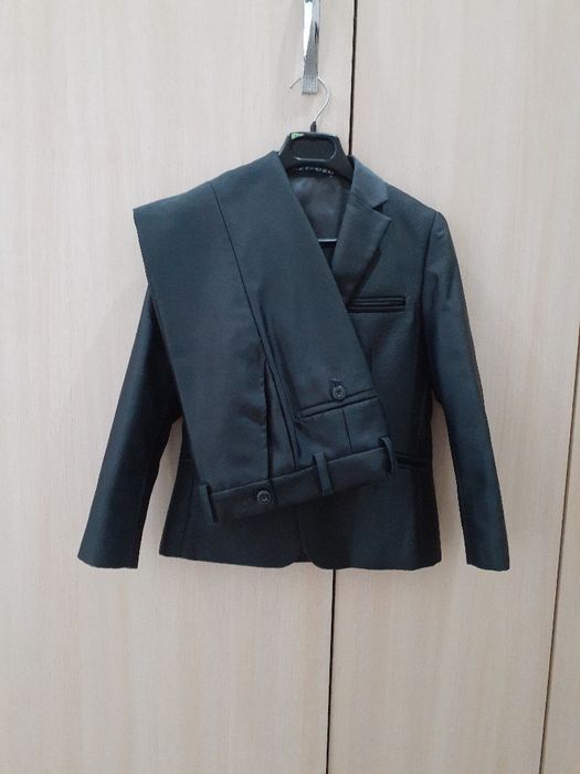 Продам школьную форму