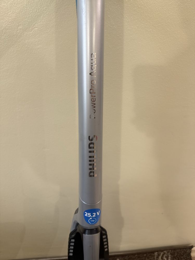 Вертикални прахосмукачка-Philips Power Pro Aqua 3in1-25,2v-2бр