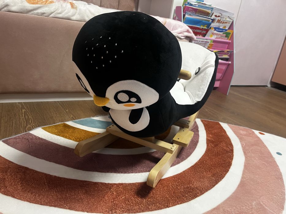 Люлееща се играчка пингвин