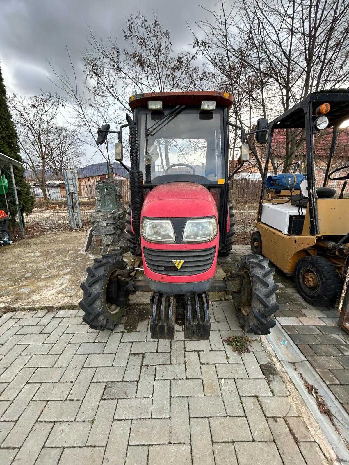 Tractor Europard 254 cu cabina 4 x 4