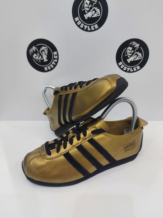 Дамски маратонки ADIDAS. Номер 36