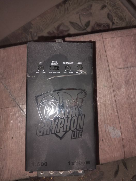 Продам усилитель в рабочем состоянии. 10/10