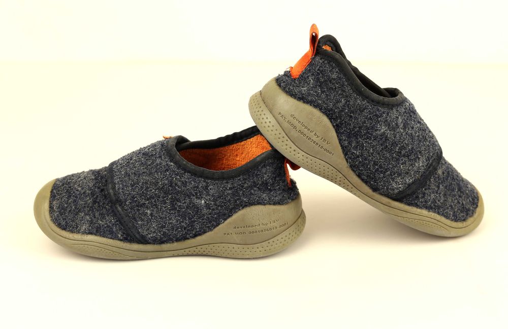 Комфортни и топли детски пантофи на марката Biomecanics.