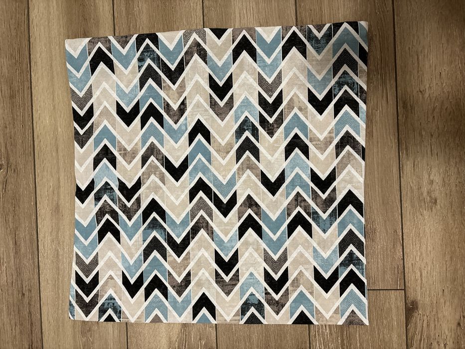 Fete de perna decorativa NOI