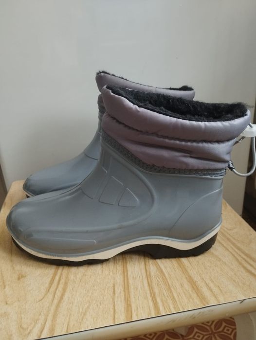 Продам сапоги резиновые