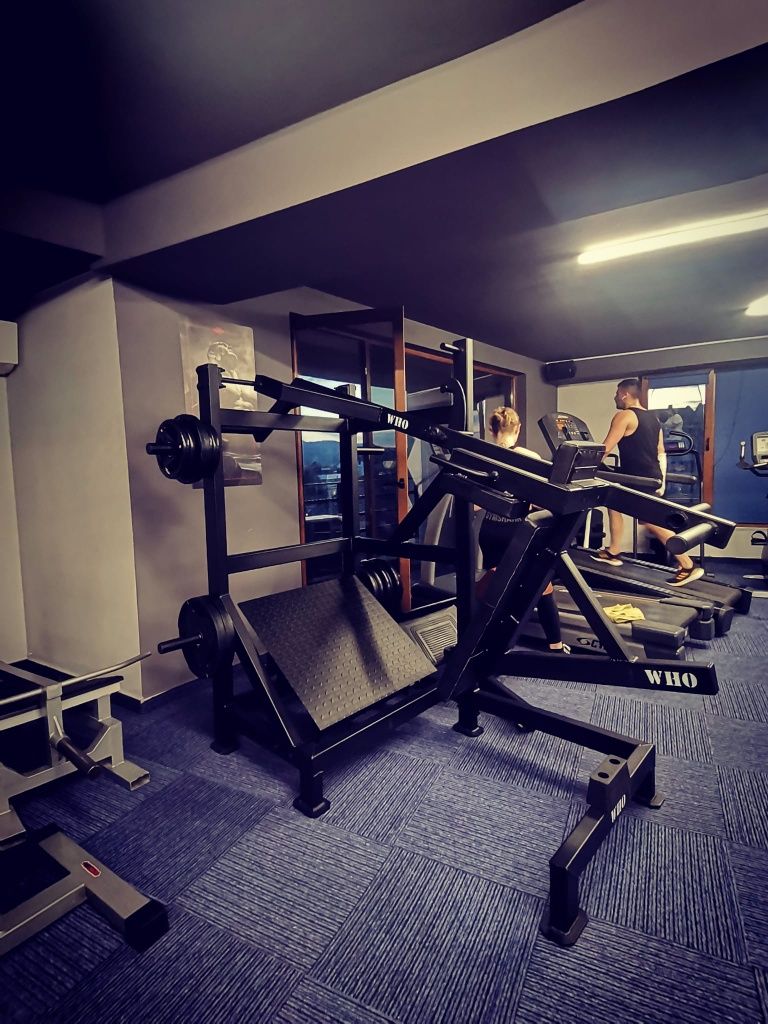 Hip thrust pentru muschii fesieri aparate fitness in stoc sau la coman