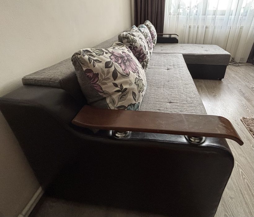 Canapea/coltar utilizat in stare buna