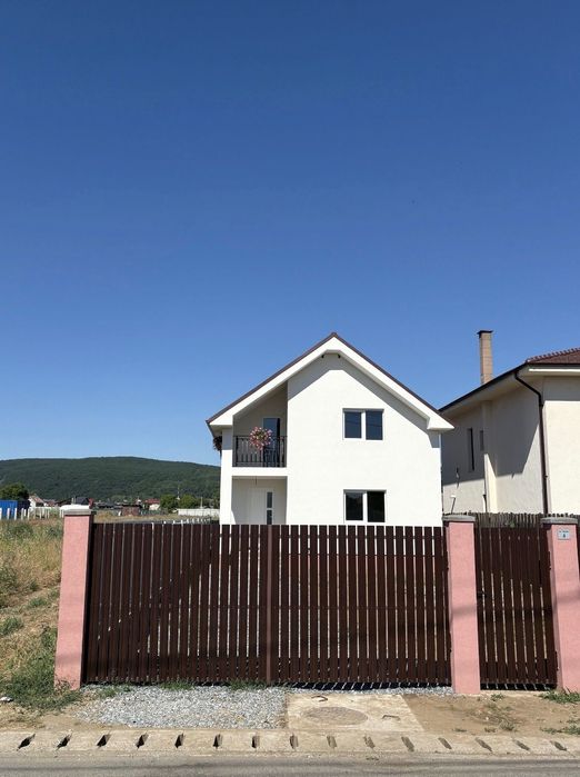Casă individuală semifinisată în Gilău zonă centrală preț 159000 €