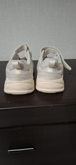 Маратонки Adidas