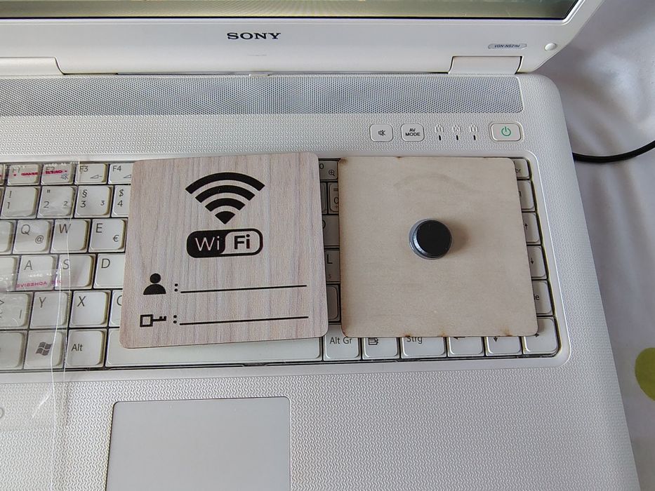 Semn wifi din bambus cu magnet/ Nou