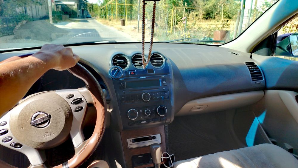 Nissan altima 2008 full 3 pazitsyasi lyukli variant